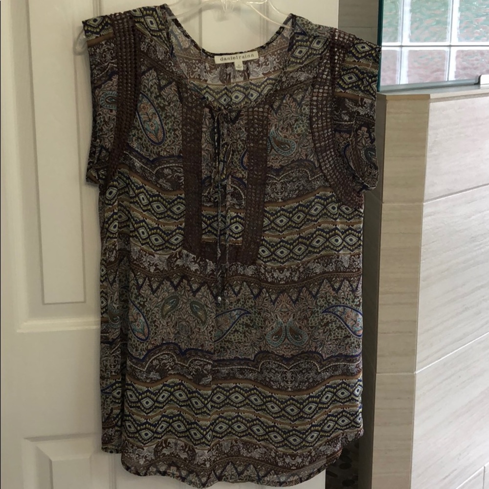 Daniel Rainn sheer top-Size M-EUC